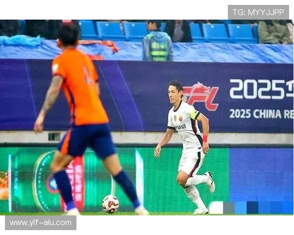 足球明星卷入敲诈勒索丑闻引发公众热议与媒体关注