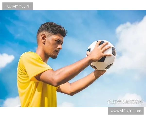 足球明星在赛场上的帅气瞬间展现他们的风采与魅力